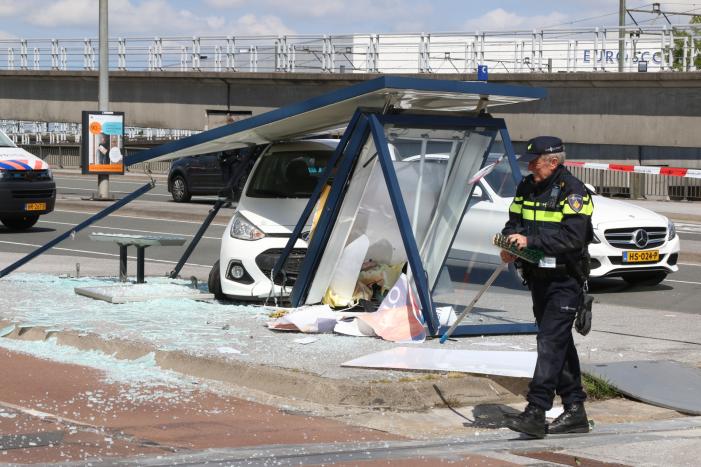 Bushok aan diggelen gereden