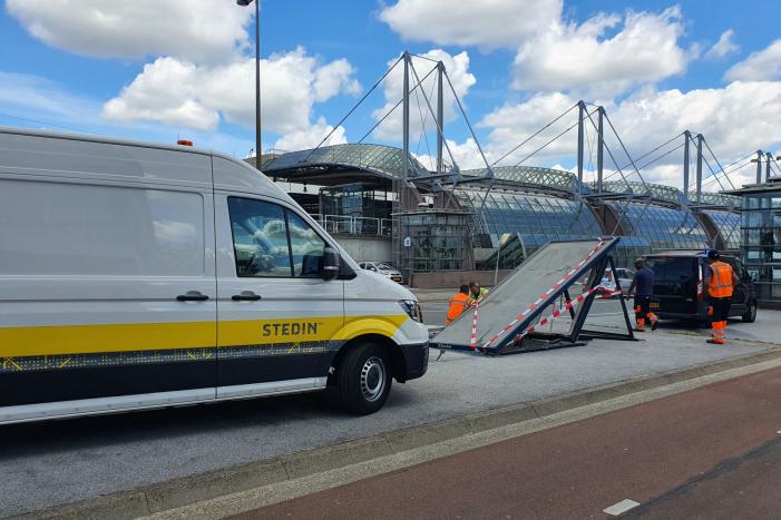 Bushok aan diggelen gereden