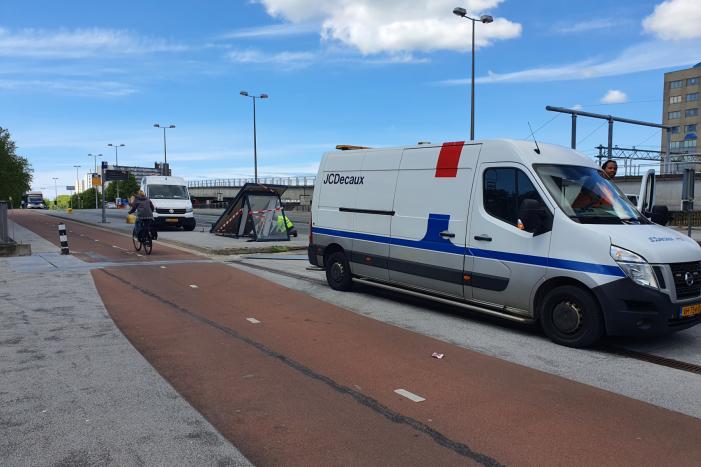 Bushok aan diggelen gereden