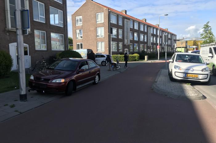 Snorfietser gewond bij aanrijding met auto
