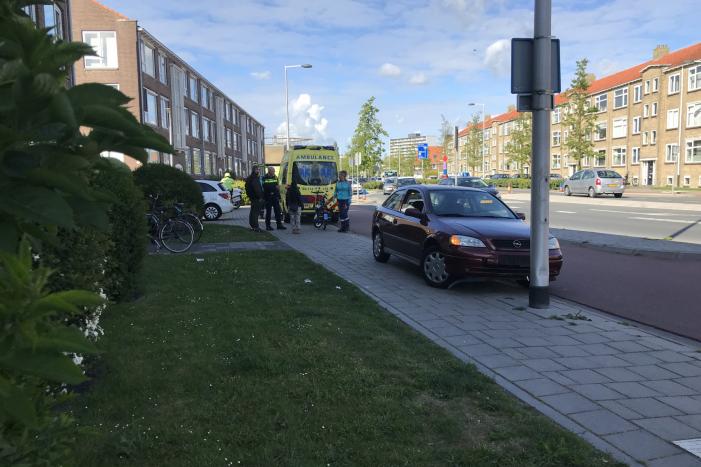 Snorfietser gewond bij aanrijding met auto