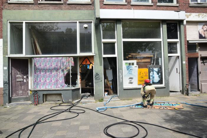 Brand in schuur overgeslagen naar woningen