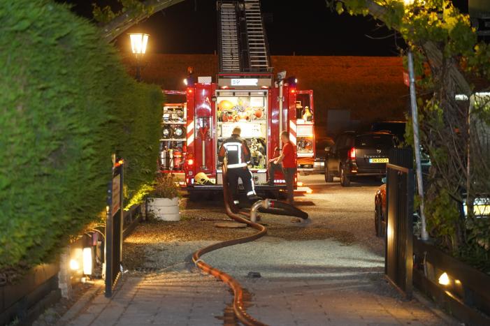 Hond overleden na brand in houten chalet
