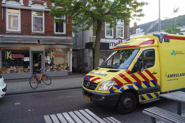 Man zwaargewond na steekpartij