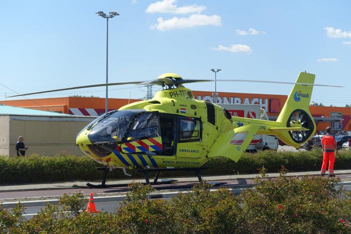 Fietsster ernstig gewond na aanrijding met auto