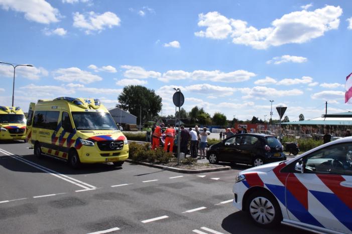 Fietsster ernstig gewond na aanrijding met auto