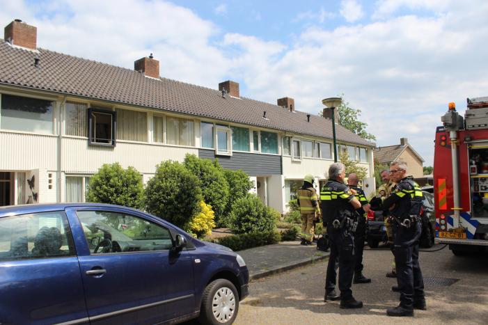 Woning vol rook door droog gekookte pan