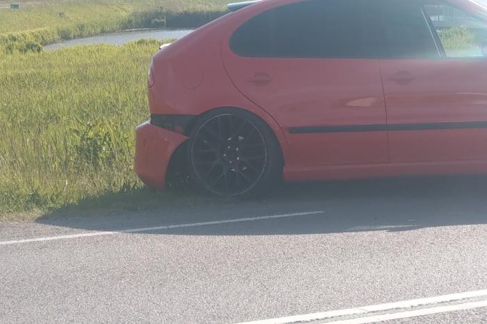 Veel schade bij aanrijding tussen twee auto's