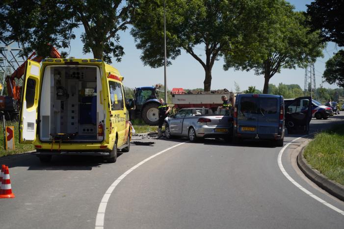 Meerdere gewonden na frontale aanrijding
