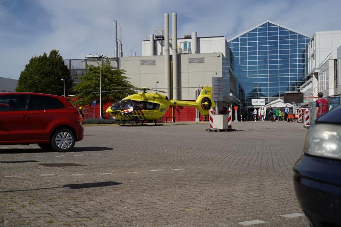 Traumahelikopter brengt patiënt van Duitsland terug naar Nederland