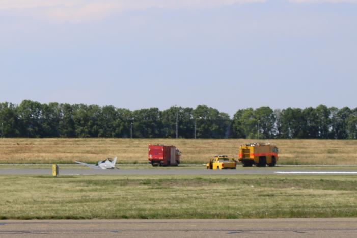 Vliegtuig maakt noodlanding; Lelystad Airport dicht