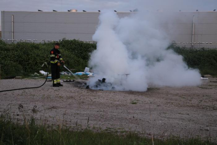 Afvalbrand zorgt voor veel rookontwikkeling