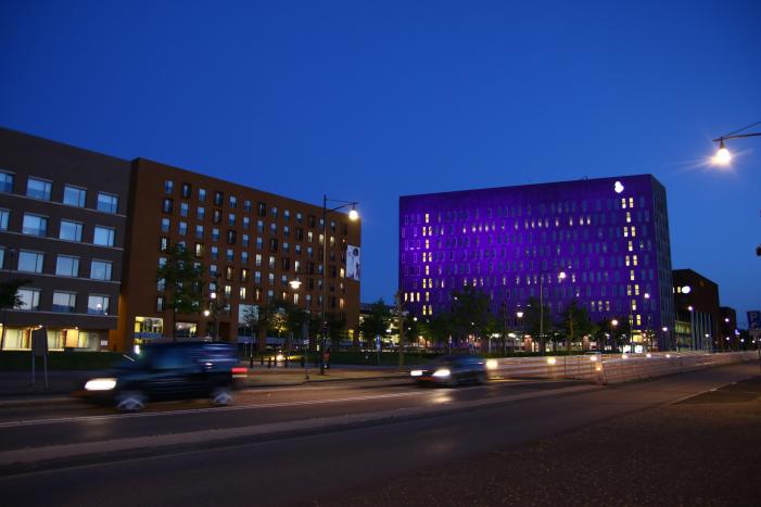 Albert Schweitzer ziekenhuis kleurt paars voor wereld IBD-dag