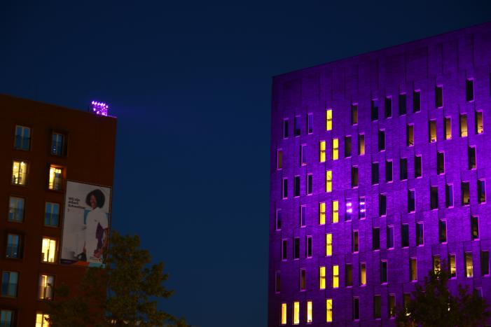 Albert Schweitzer ziekenhuis kleurt paars voor wereld IBD-dag