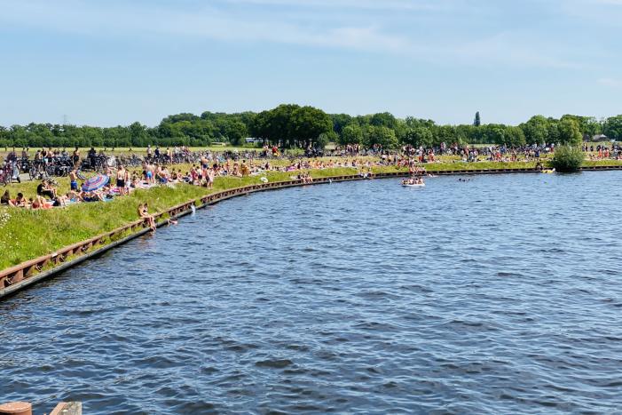 Massale vechtpartij bij drukte langs de Eem