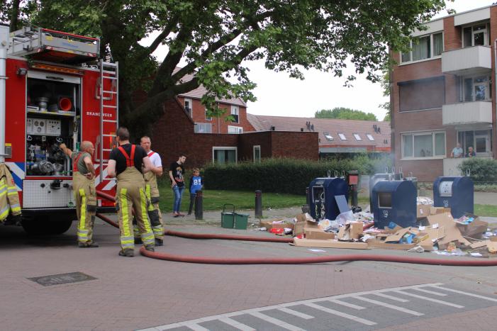 Brand in ondergrondse vuilcontainer