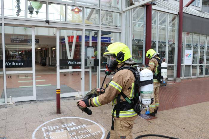 Flinke brand bij winkelcentrum Koperwiek