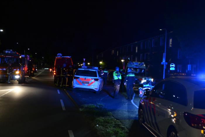 Vrouw zwaargewond uit sloot gehaald