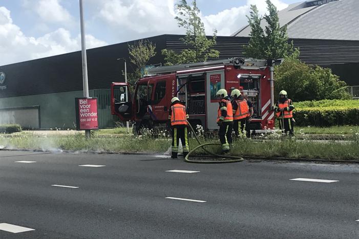 Flink stuk berm in brand