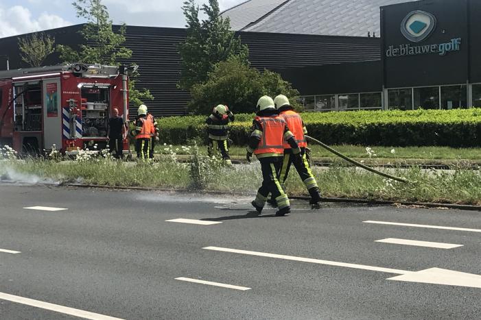 Flink stuk berm in brand