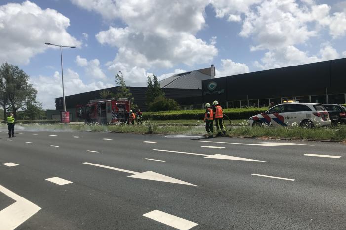 Flink stuk berm in brand