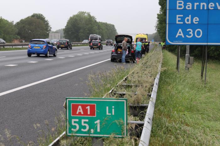 Kop-staart aanrijding tussen twee auto's