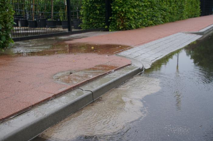 Waterlekkage zorgt voor flinke plassen