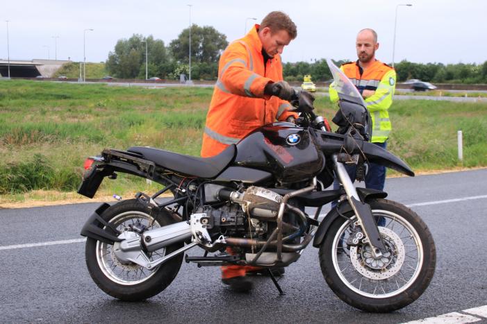 Motorrijder onderuit op afrit