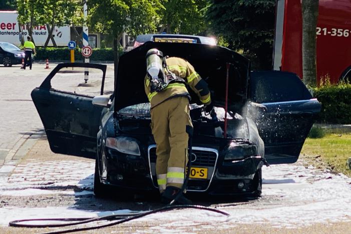 Auto volledig uitgebrand