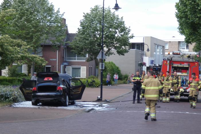 Auto volledig uitgebrand
