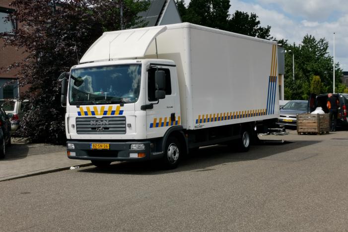 Inval bij leverancier grootschalige hennepteelt