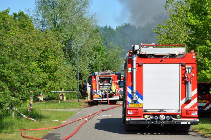Veel rook bij grote brand Zuiderzeewijk