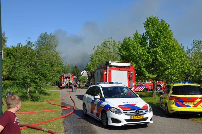 Veel rook bij grote brand Zuiderzeewijk