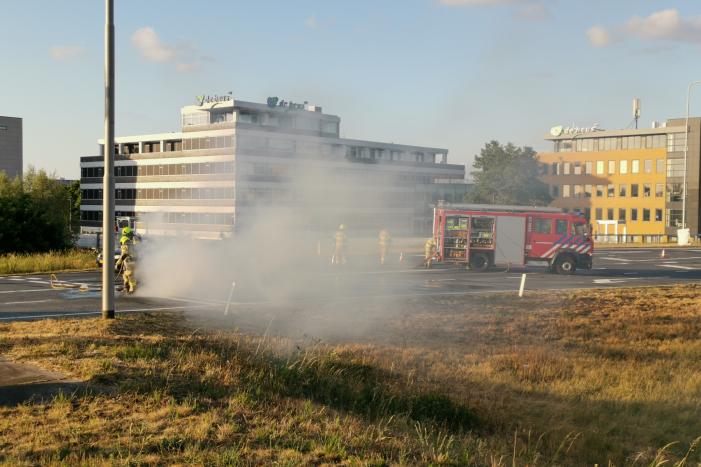 Auto gaat in vlammen op