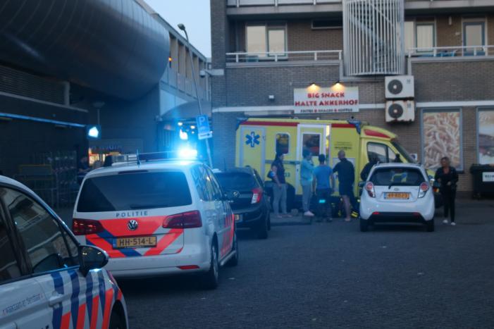 Zwaargewonde na steekpartij bij winkelcentrum