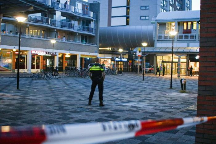 Zwaargewonde na steekpartij bij winkelcentrum