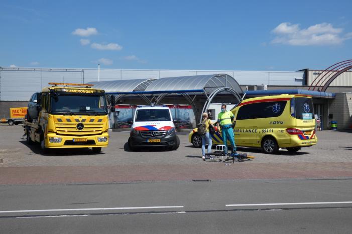 Fietsster gaat onderuit na botsing met auto