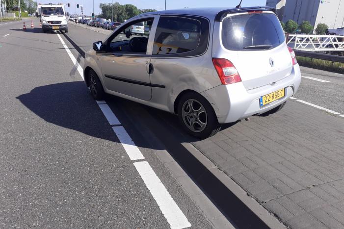 Ongeval tussen vrachtwagen en personenauto