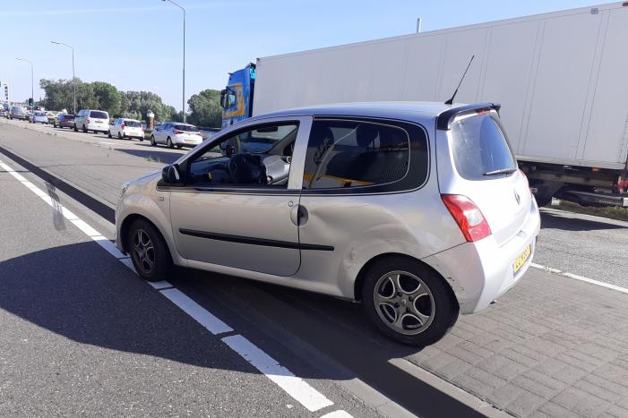 Ongeval tussen vrachtwagen en personenauto