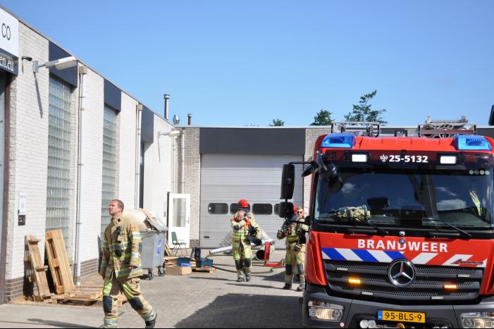 Brand in bedrijfspand op Industrieterrein Noordersluis