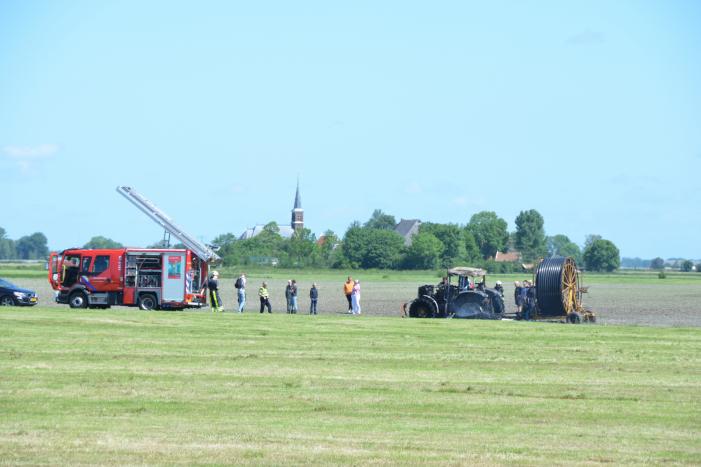 Tractor brandt volledig uit