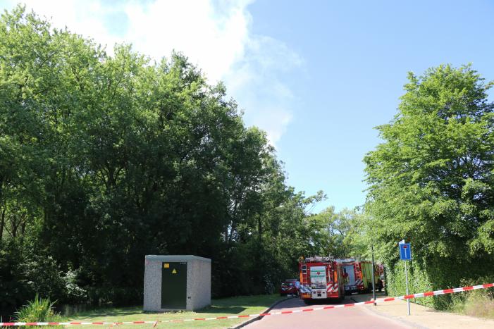 Uitslaande brand in rietendak van woning