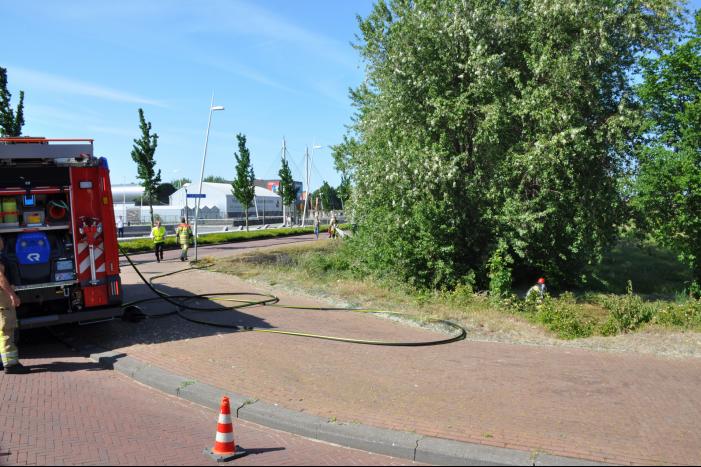 Bermbrand snel onder controle