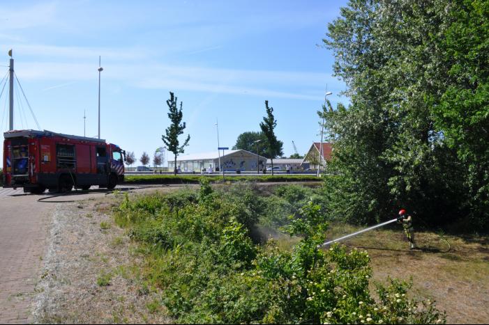 Bermbrand snel onder controle