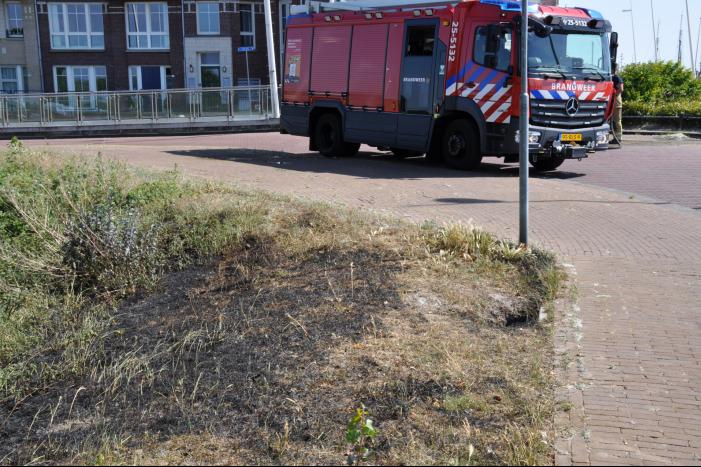 Bermbrand snel onder controle