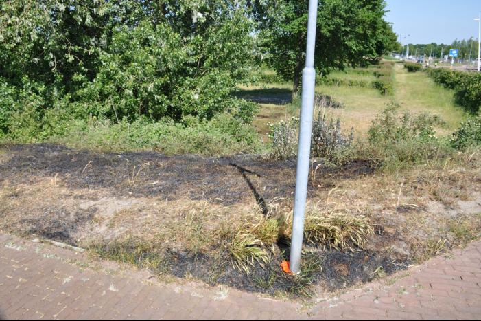 Bermbrand snel onder controle