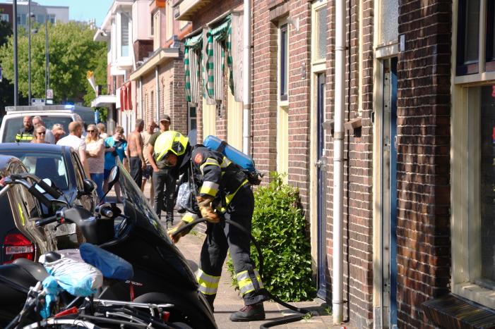 Uitslaande woningbrand snel onder controle