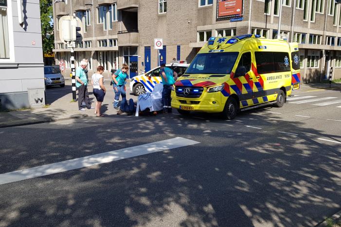 Scooterrijder gewond na aanrijding met auto