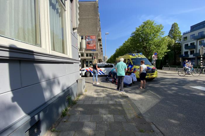 Scooterrijder gewond na aanrijding met auto