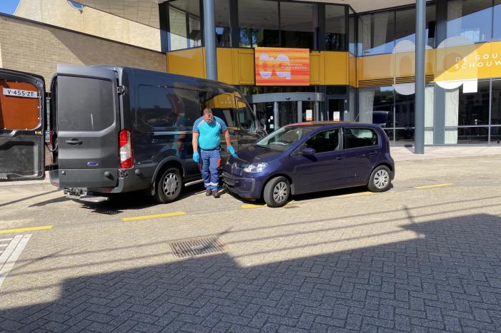Scooterrijder gewond na aanrijding met auto